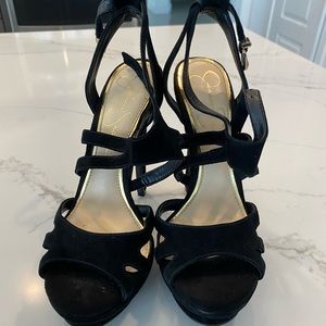 Jessica Simpson platform heel